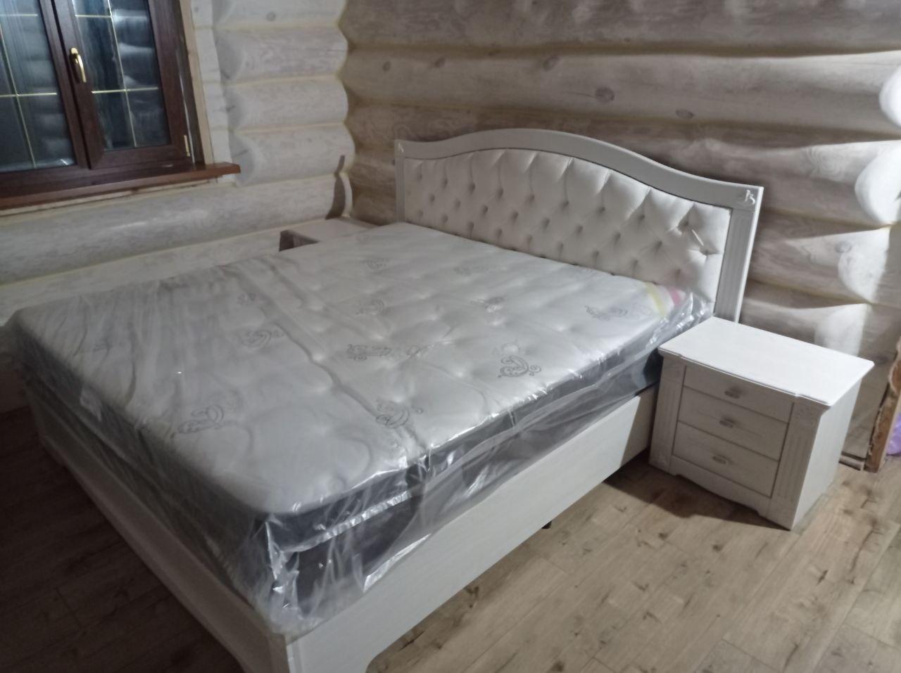 Односпальная кровать "Сорренто" 90 х 200 с ортопедическим осно-ем цвет ясень серебро изножье высокое