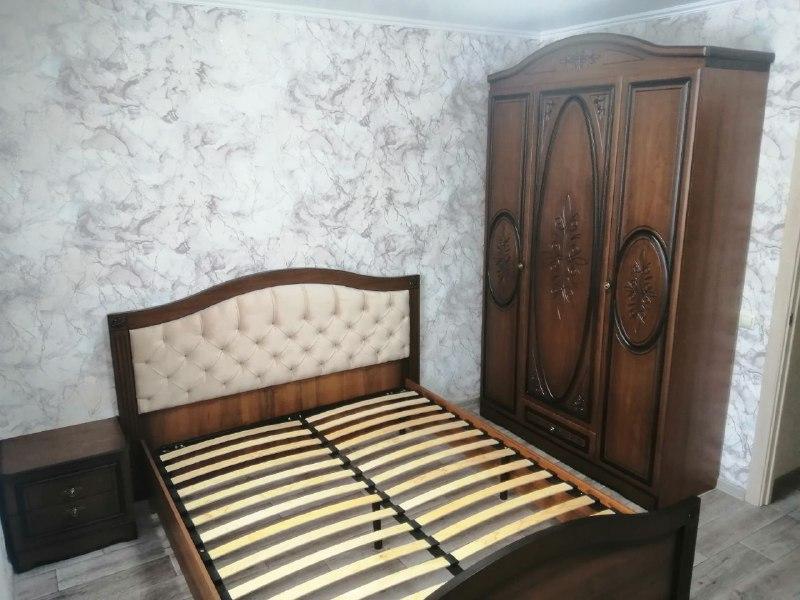 Двуспальная кровать "Сорренто" 140 х 190 с ортопедическим осн-ем цвет орех изножье высокое
