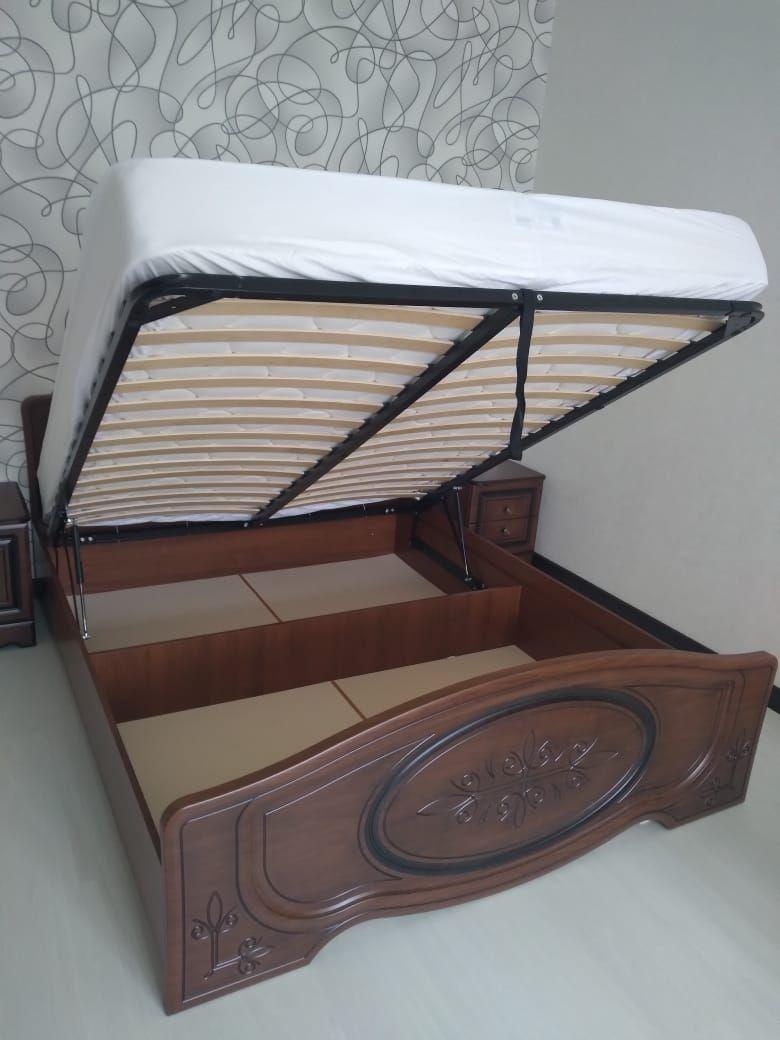 Двуспальная кровать "Натали" 160х190 с подъемным механизмом цвет орех изножье высокое