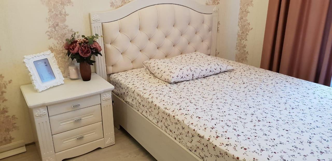 Двуспальная кровать "Сорренто"  180 х 200 с ортопедическим осн-ем цвет ясень серебро изножье высокое