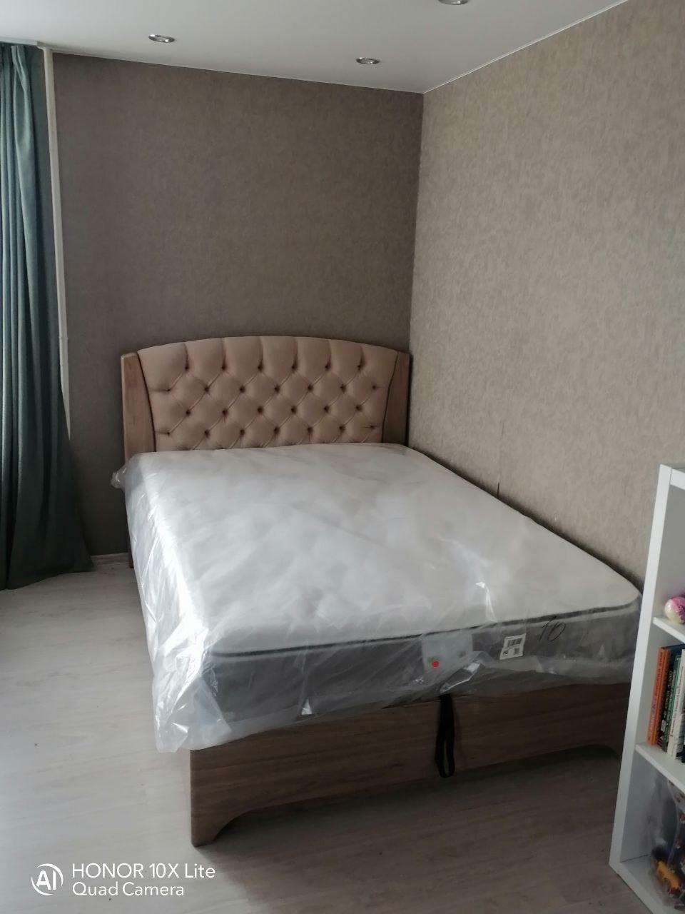 Двуспальная кровать "Милан" 140 х 190 с ортопедическим основанием цвет орех серебро / best 06