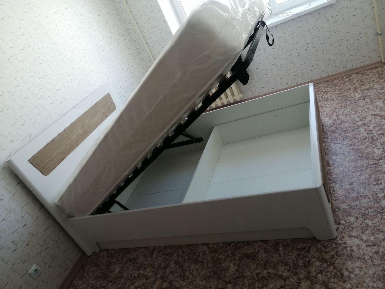 Односпальная кровать "Бланка"  90 х 200 с подъемным механизмом