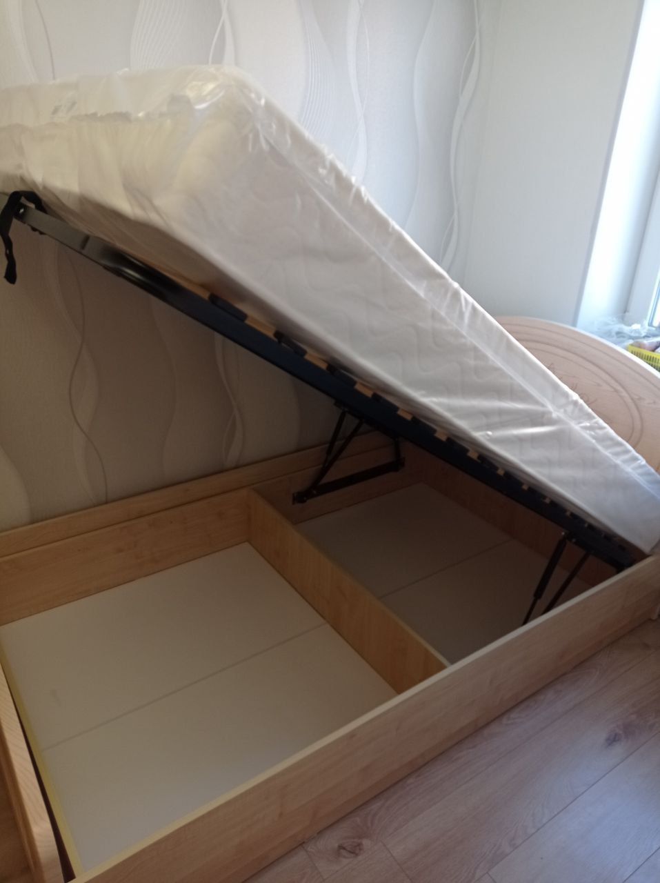 Двуспальная кровать "Натали" 140х200 с подъемным механизмом цвет орех изножье высокое