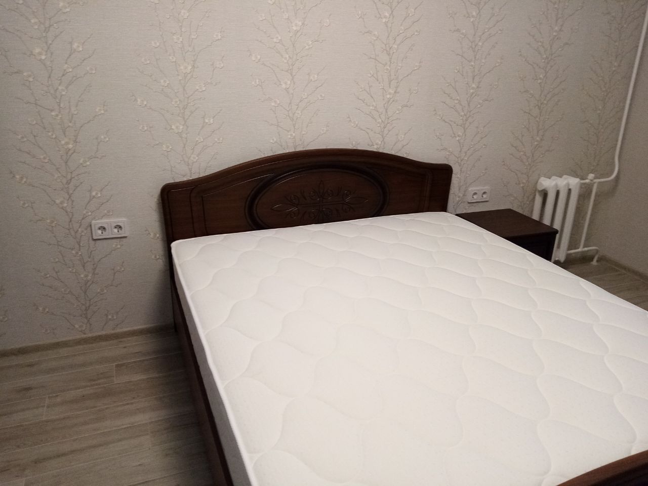Двуспальная кровать "Натали" 140х200 с подъемным механизмом цвет орех изножье высокое