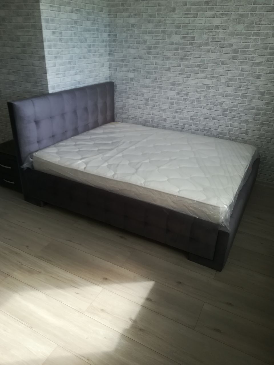 Односпальная кровать "Bella"  90 х 200 с подъемным механизмом цвет sancho 2203