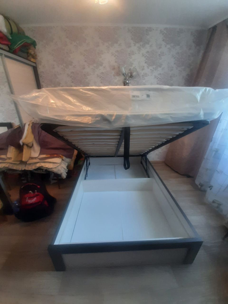Односпальная кровать "Альба"  90 х 200 с подъемным механизмом цвет дуб сантана
